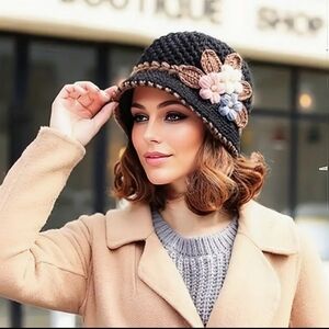 Crochet Knit 3-Flowers Cloche Hat Lined, Lightweight Warm, Black NEW